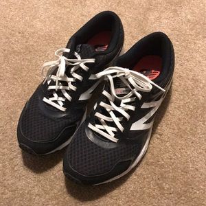 Women’s New Balance 590v5 sneakers